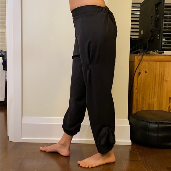 Versatile and unique pants - Picture 5 of 6